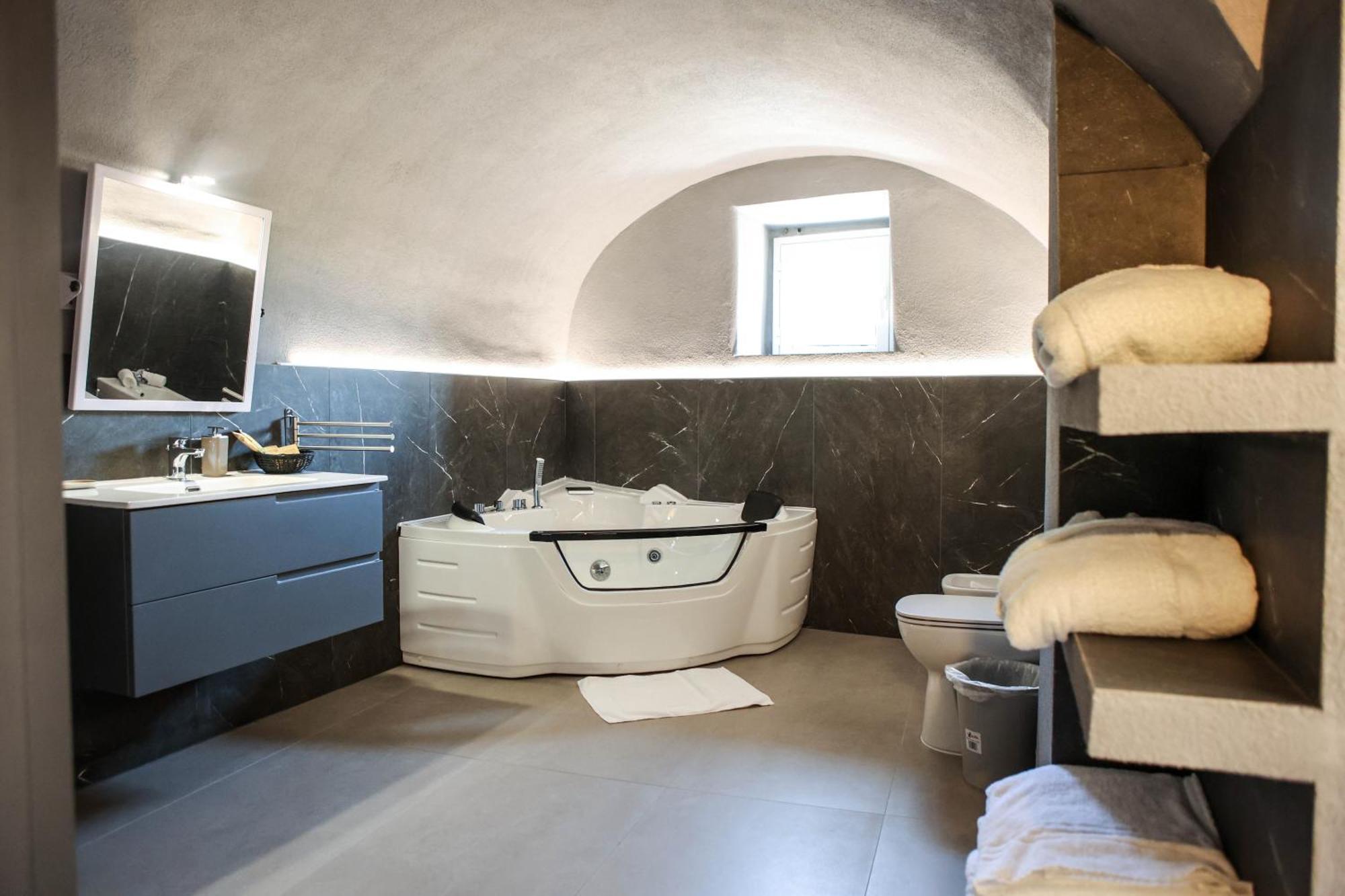 B&B Suites&Rooms Piazza Dei Martiri Catania Eksteriør billede