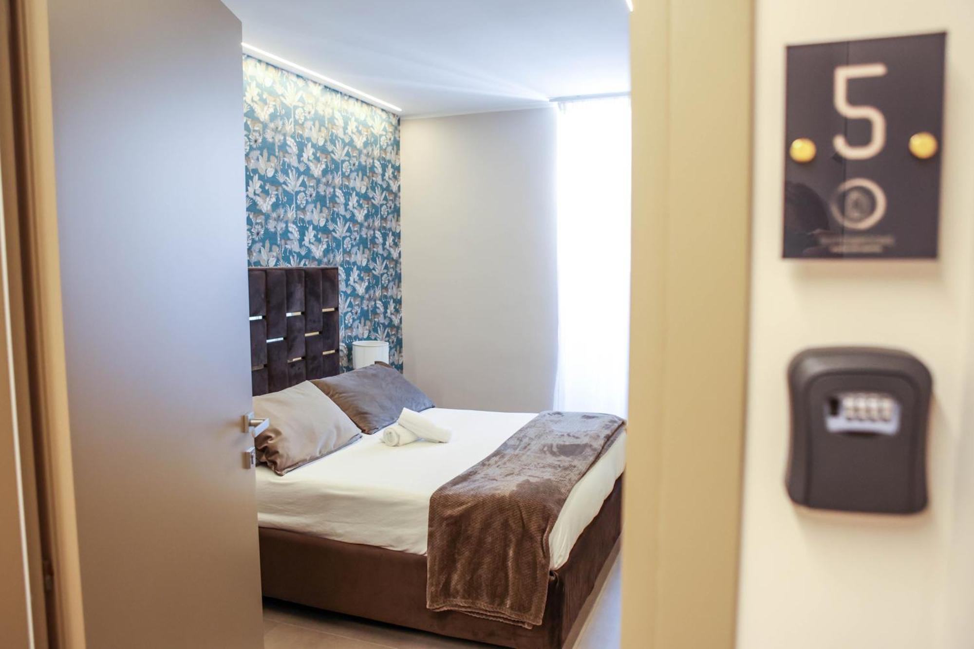 B&B Suites&Rooms Piazza Dei Martiri Catania Eksteriør billede