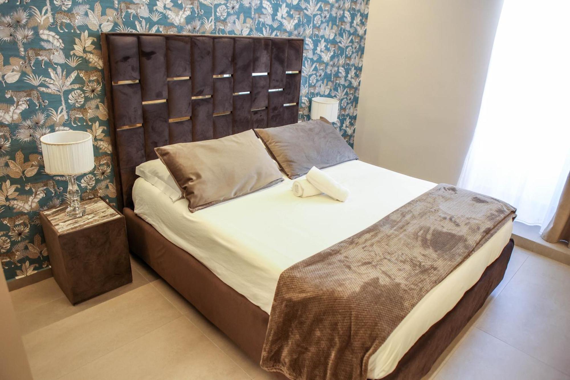 B&B Suites&Rooms Piazza Dei Martiri Catania Eksteriør billede