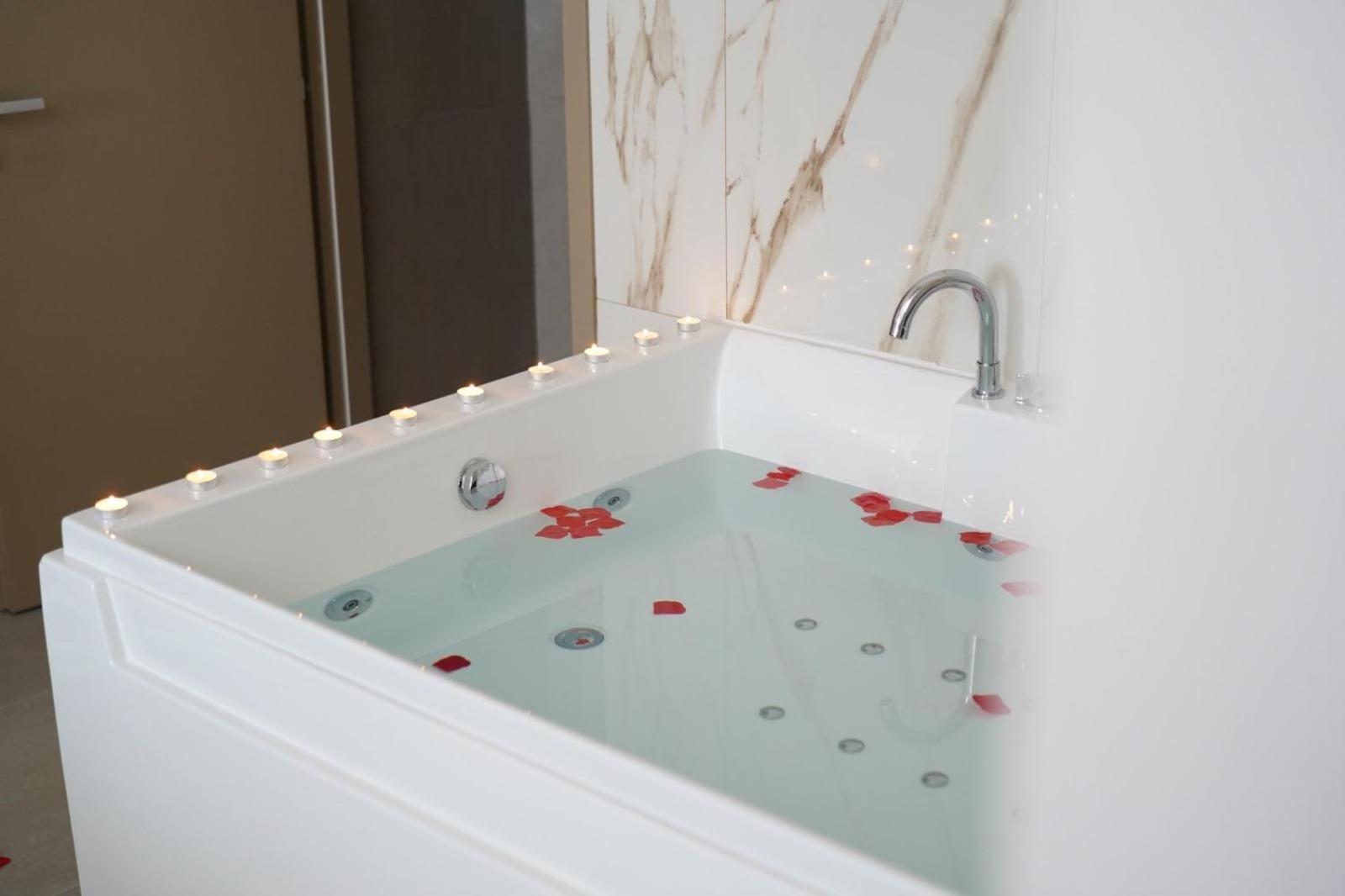B&B Suites&Rooms Piazza Dei Martiri Catania Eksteriør billede