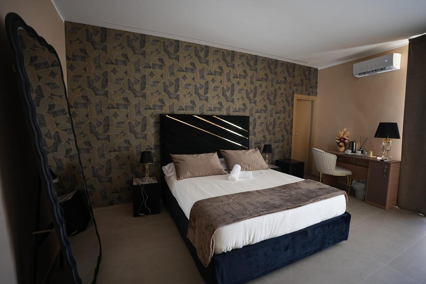 B&B Suites&Rooms Piazza Dei Martiri Catania Eksteriør billede